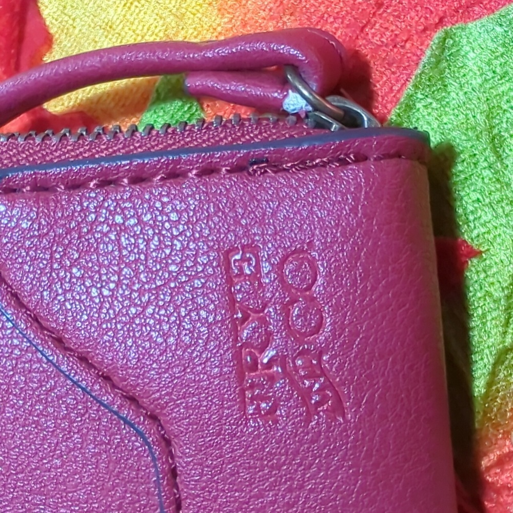 Frye & Co Burgundy Wristlet - Picture 2 of 12